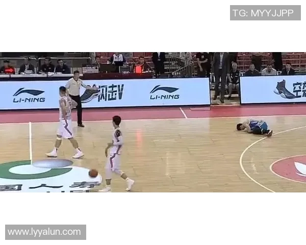 足球比赛裁判手势解析与应用技巧全面指南