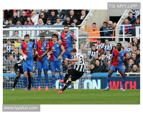 雷丁主场迎战米尔沃尔双方争夺英冠积分榜关键战役